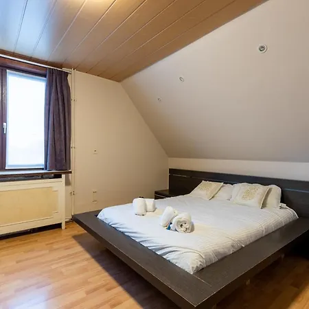 Ferienhaus Spacious Villa Near The Beach Ostende