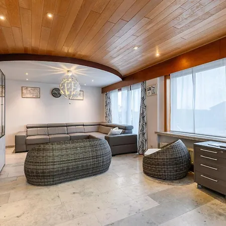 Ferienhaus Spacious Villa Near The Beach Ostende